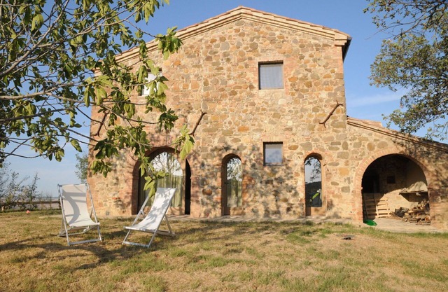 Stunning private villa with A/C, WIFI, private pool and panoramic view, close to Montalcino