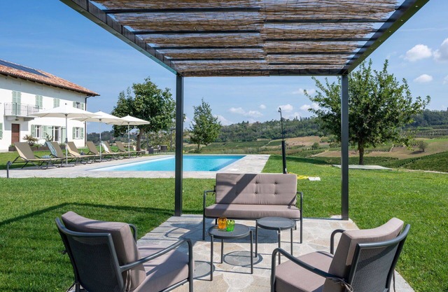 Stunning private villa with private pool, WIFI, A/C, TV, terrace, panoramic view and parking