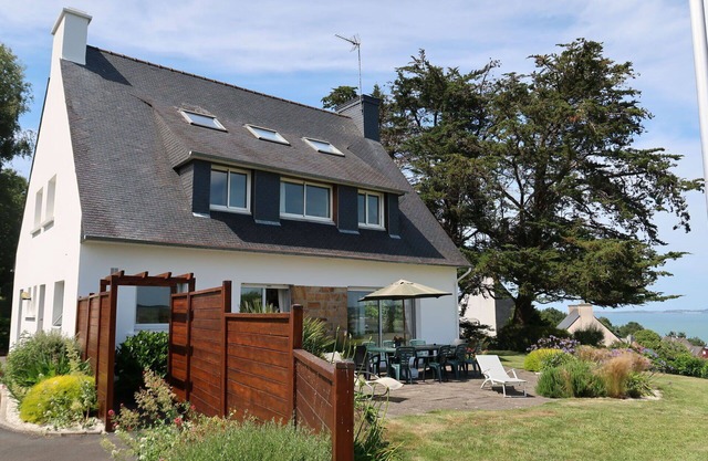 Stunning private villa for 12 people with WIFI, TV, patio and pets allowed