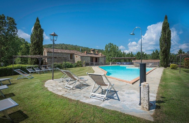 Stunning private villa with private pool, WIFI, veranda, pets allowed and panoramic view