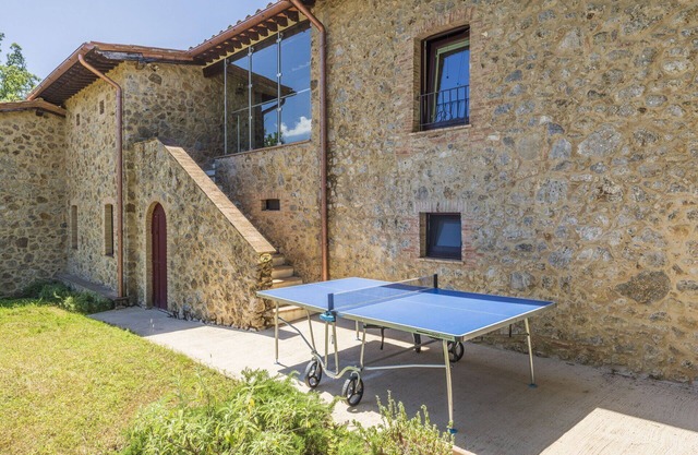 Stunning private villa for 14 people with A/C, WIFI, TV and pets allowed