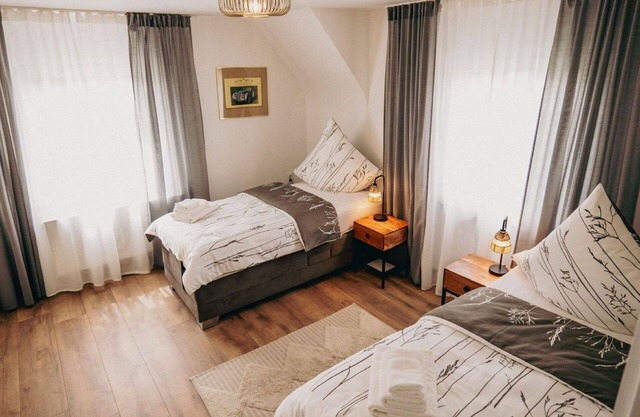 Stunning private villa for 6 guests with WIFI, TV and parking