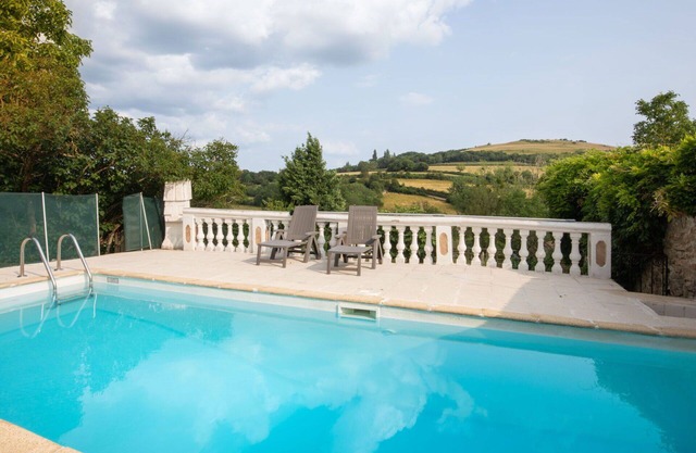 Stunning private villa for 4 guests with WIFI, private pool, TV, patio and panoramic view