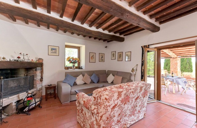 Stunning private villa for 6 guests with WIFI, TV, patio, pets allowed and panoramic view
