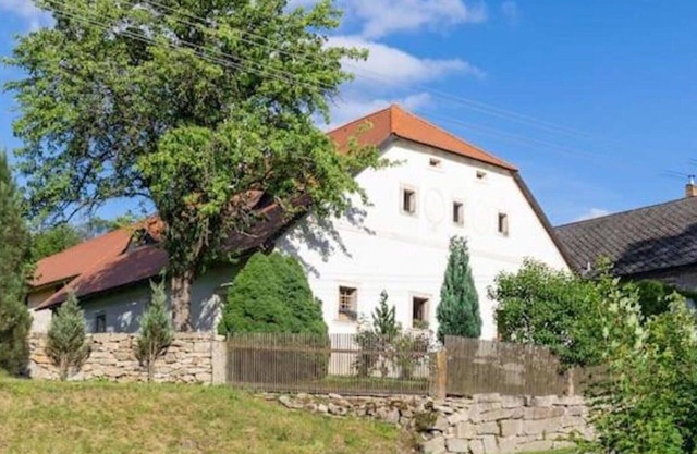 Stunning private villa for 8 people with WIFI, patio, pets allowed and parking