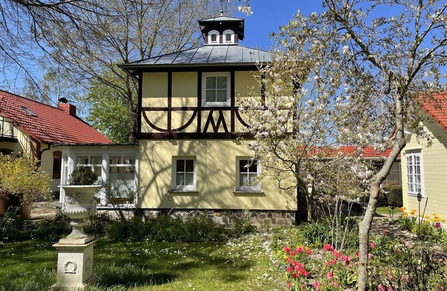 Stunning private villa for 4 guests with WIFI, TV, terrace, pets allowed and parking