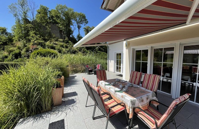 Stunning private villa for 8 people with WIFI, TV, patio and parking