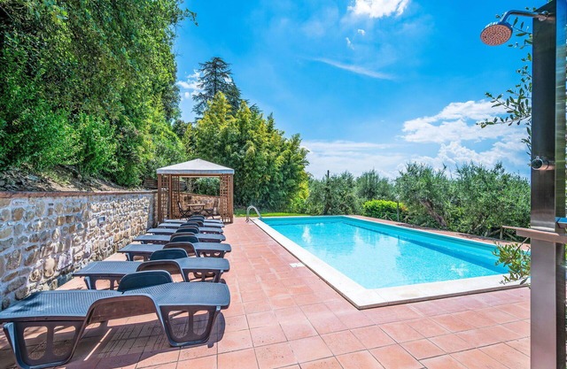 Stunning private villa for 8 people with WIFI, private pool, A/C, TV, patio and pets allowed