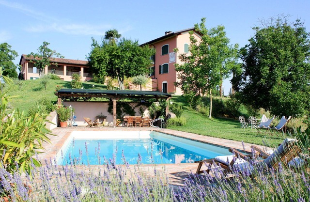 Stunning private villa for 14 people with A/C, WIFI, private pool, TV, patio and panoramic view