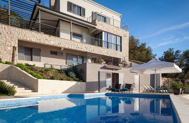 Stunning SEA VIEW: Modern luxury villa;250m2 terraces;big pool &garden,BBQ,sauna
