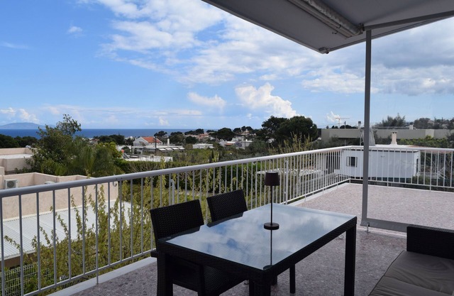 Stunning Seaview Apartment