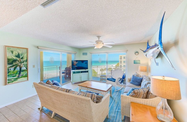 Stunning, spacious, comfortable beach front condo on Gulf of Mexico