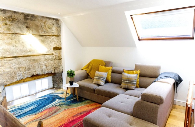 Stunning spacious apt in culross