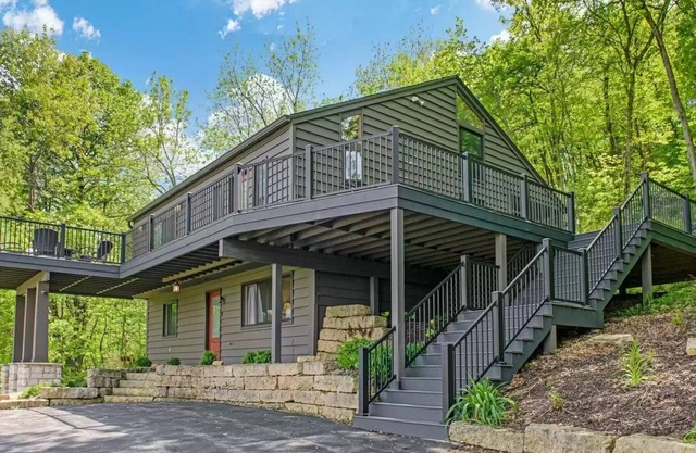 Stunning views, amazing gathering spaces, NOW with HOT TUB