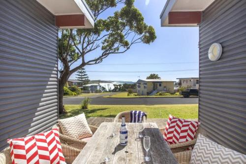 Stunning Views - beach cottage with ocean vistas