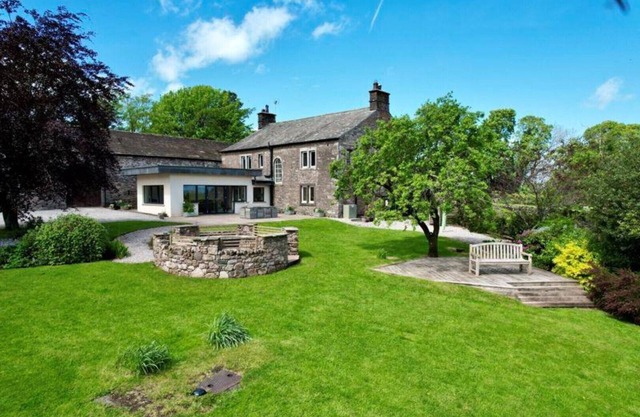 Stunning views & tonnes of space minutes from the Lake District