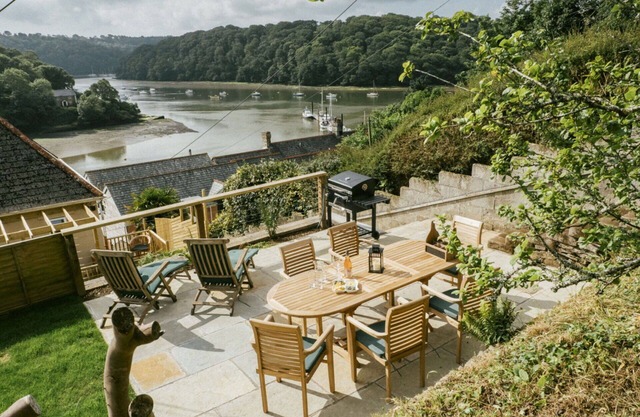 Stunning villa for 5 people with WIFI, hot tub, TV, terrace and pets allowed