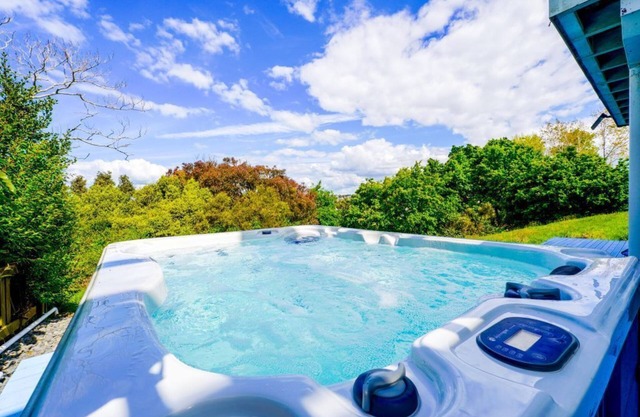 Stunning Waterfront Villa in Bucklands Beach