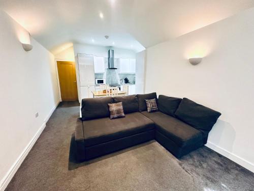 Stylish 1 Bedroom Flat in the Heart of Staines