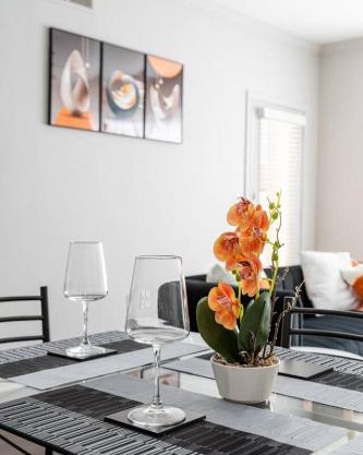 Stylish 1BR Farmers Branch