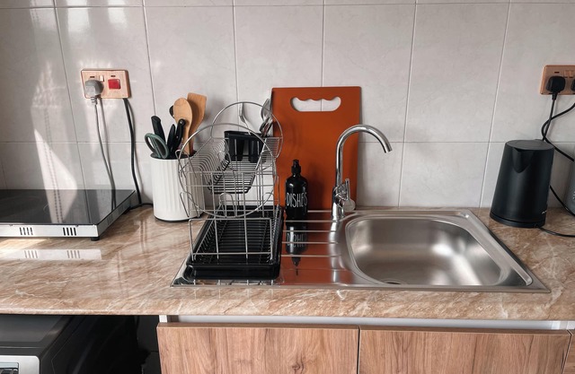 Stylish 1BR in Labone, WiFi/DSTV