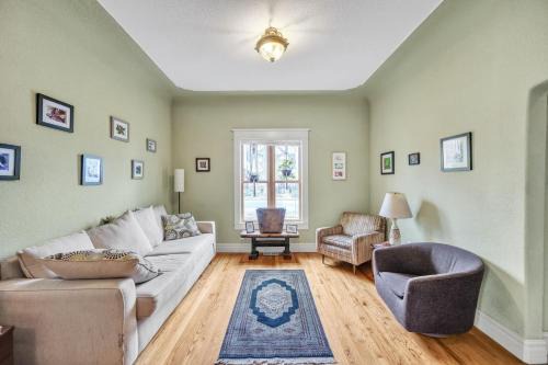 Stylish 2-Story Home - Perfect Denver Location home