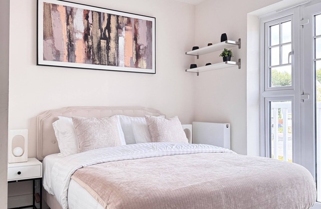 Stylish 4BR Home, Serene and Central.