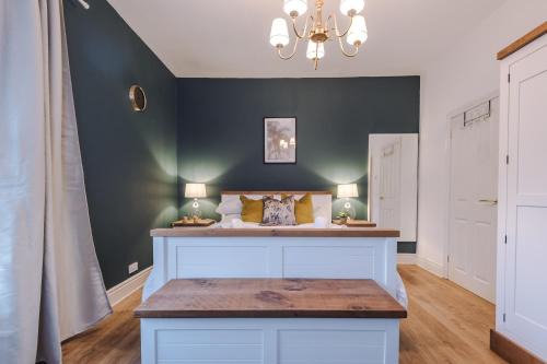 Stylish 5BR House, Chester Centre - Sleeps 12