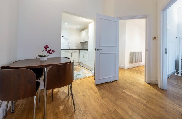 Stylish and Spacious 3RB in Maida Vale!