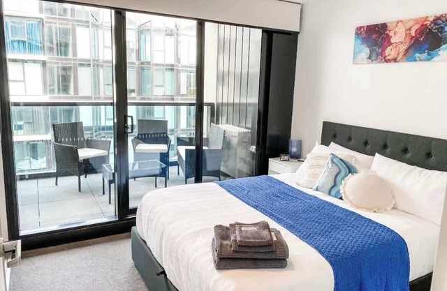 Stylish Apartment in Canberra CBD