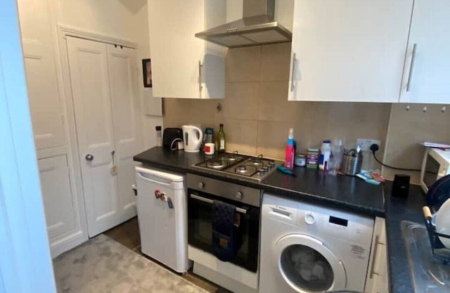 Stylish art house near leeds city centre