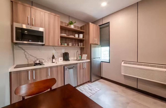 Stylish "Carousel City" Loft Binghamton, NY