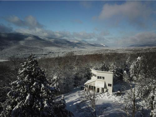Stylish Catskills House Near Hunter Mountain & Trails