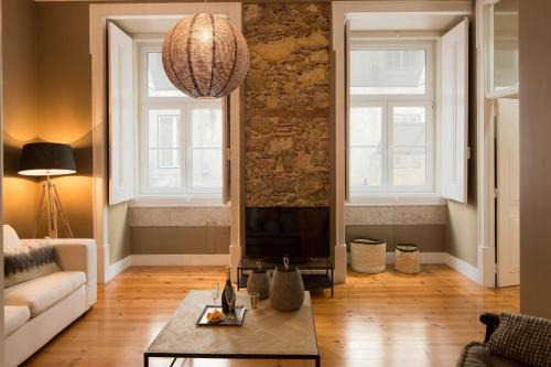 Stylish City Centre Apartment in Cais do Sodré, Lisbon, Near Nightlife & Metro, 1B - TTL281