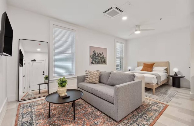 Stylish City Stay Near Market Square—Walk to Shops, Cafés & Landmarks | 2 Units