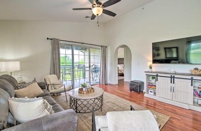 Stylish Condo with Peaceful Views about 3 Miles to Dtwn!