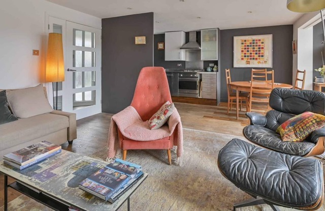 Stylish Covent Garden duplex in beautiful centrally located neighbourhood