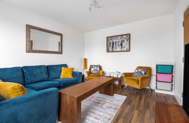 Stylish family home with garden and parking