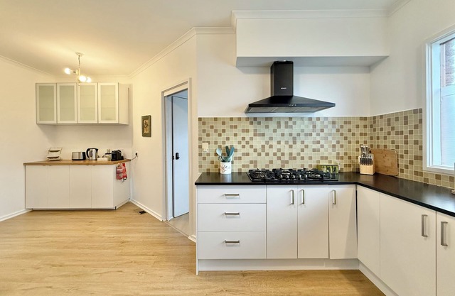 Stylish Family Holiday Home close to CBD - Camberwell Market - Chadstone