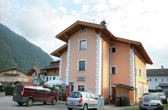 Stylish Flats in Uderns near Ski Lifts