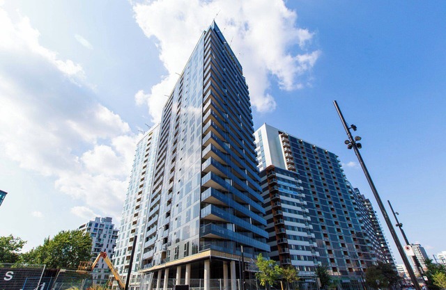 Stylish Griffintown Condo in Trendy District