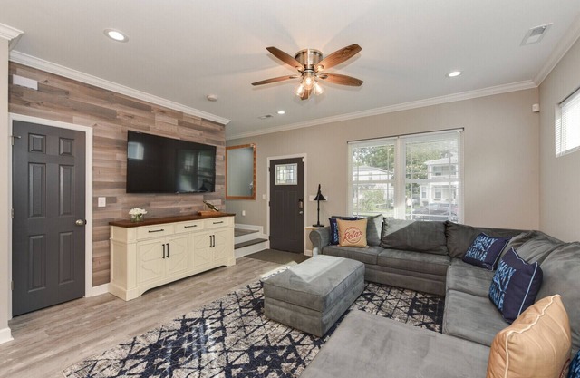 Stylish Home in Phoebus - 5 min to Buckroe Beach