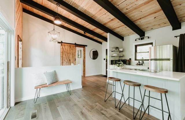Stylish Home w/Hot Tub in Laurel Valley!