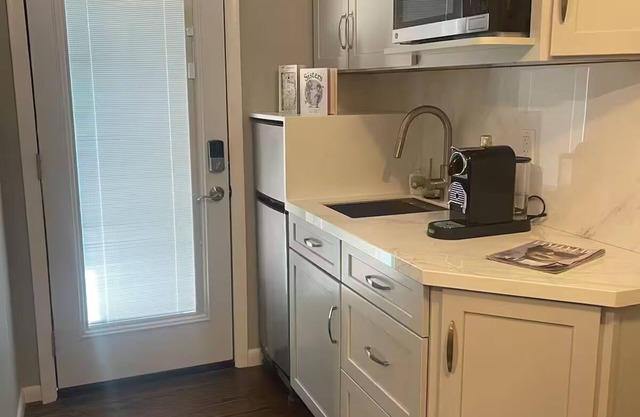 Stylish In-law apt in Frederick