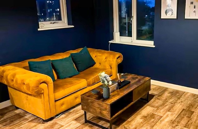 Stylish & Modern Apartment - Southend Vibrant Hub