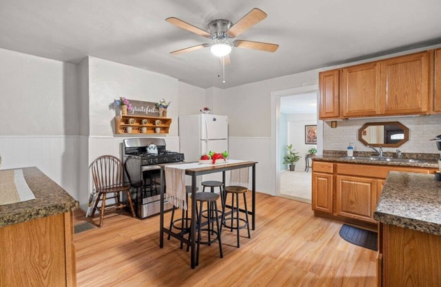 Stylish Northside Hideaway – 3BR/2BA Sleeps 8–10 Close to Oakmont & Downtown