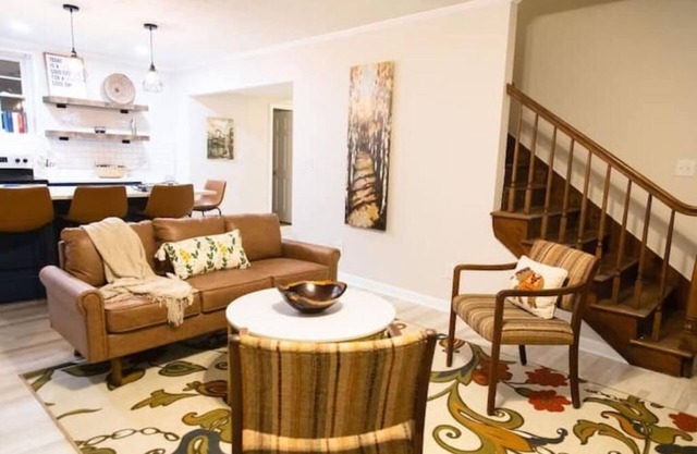 Stylish Private 1 BR Apartment for Travel Professionals-Extended Stays Welcomed!