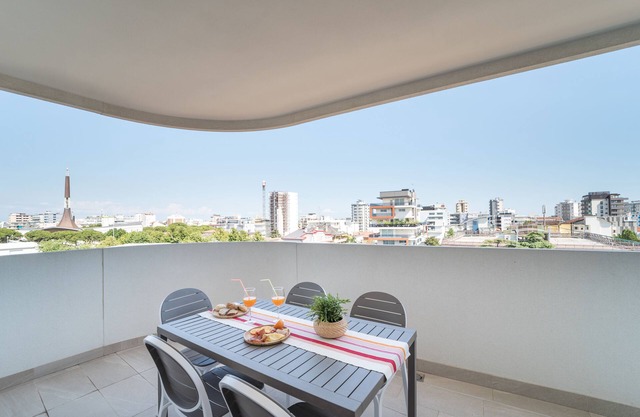 Stylish Residence Torre Bianca 2 Bedroom sleeps 6