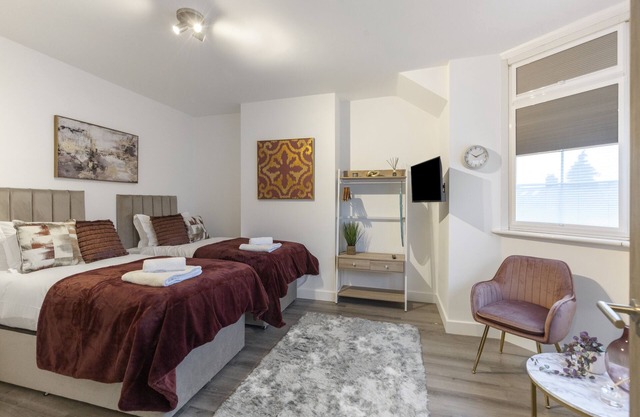 Stylish-Snug-2 bed Flat