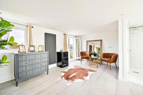 Stylish & Spacious 4BR Home